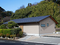 柔らかな日が差す家